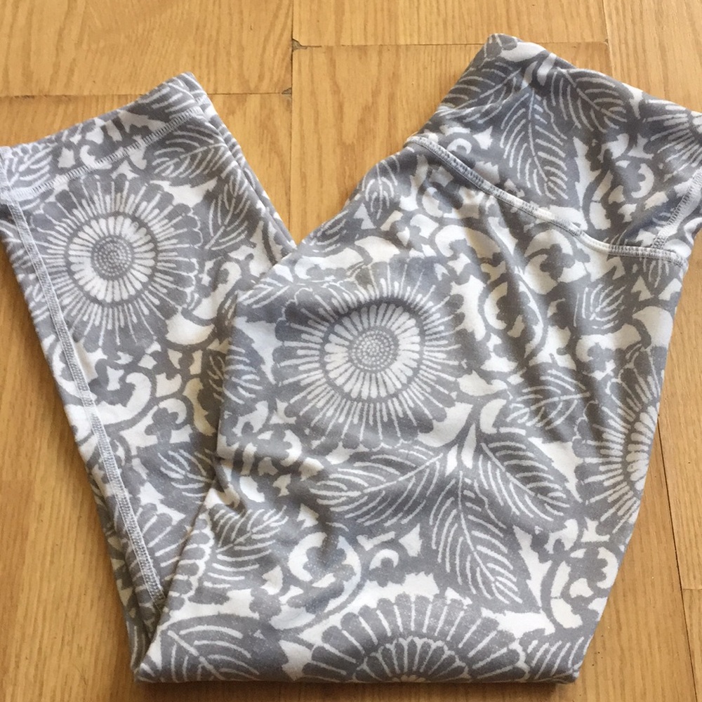 2 pieces: Lululemon leggings w matching headband